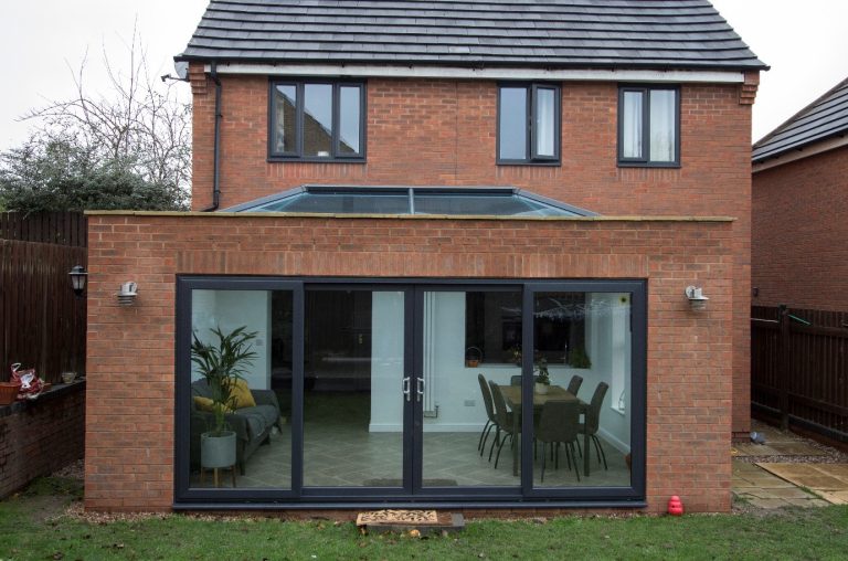 Differences between a conservatory, orangery, sunroom Global Windows